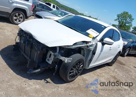 2018 Mazda Mazda3 Sport из США, поврежденный, VIN 3MZBN1U70JM249689